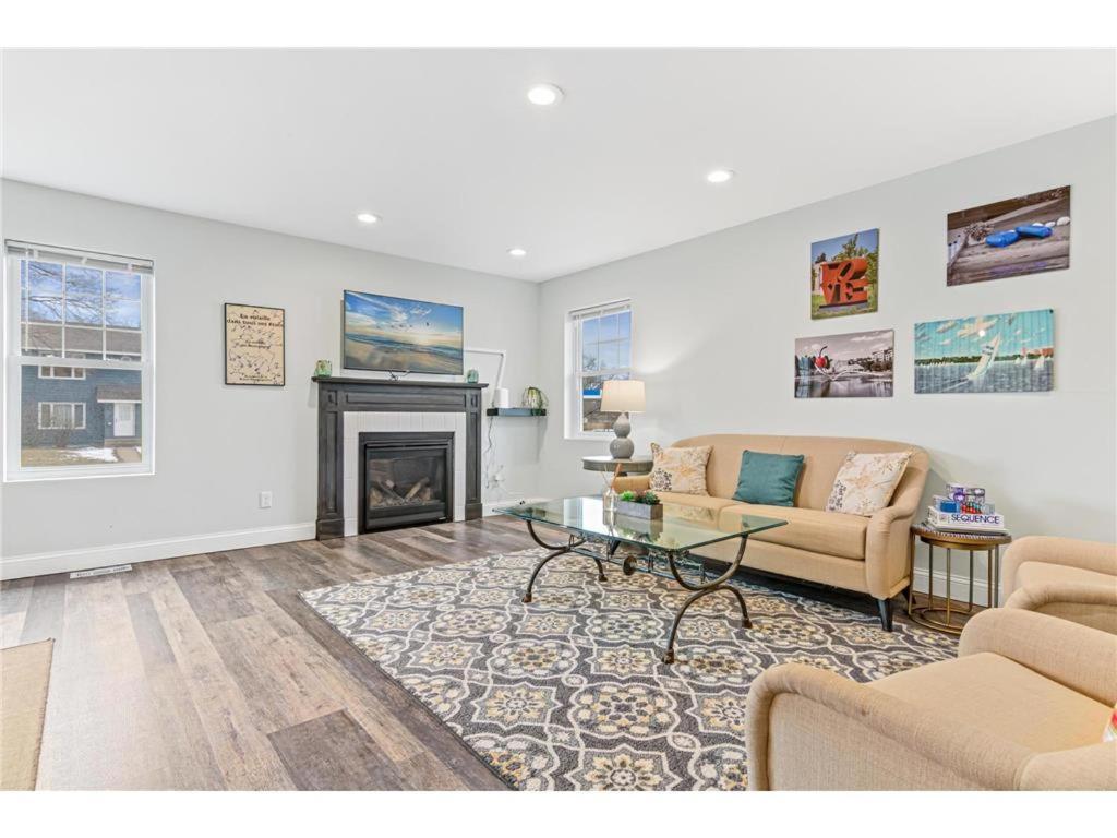 Work And Live In The Twin Cities - We Connect * Minneapolis