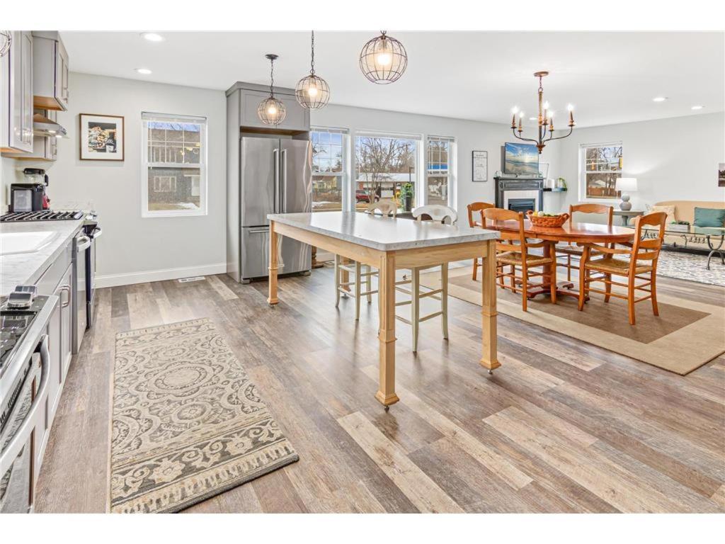 Apartamento Work And Live In The Twin Cities - We Connect *